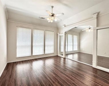 4704 Rockcreek Lane - Photo Thumbnail 12