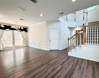 4704 Rockcreek Lane - Photo Thumbnail 5