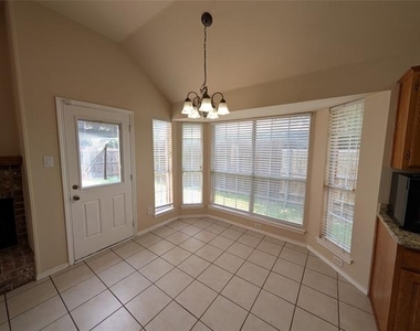 6000 Arlington Drive - Photo Thumbnail 5