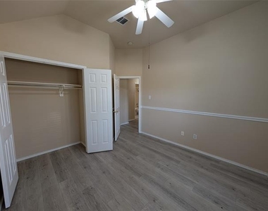 6000 Arlington Drive - Photo Thumbnail 14
