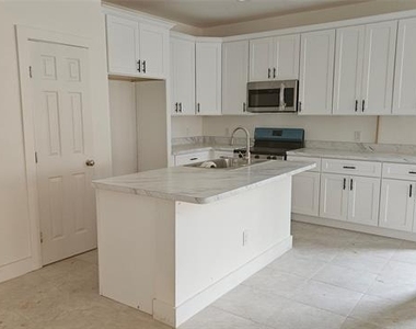 804 S Catherine Street - Photo Thumbnail 3