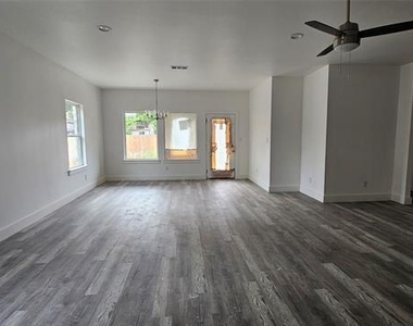 804 S Catherine Street - Photo Thumbnail 9