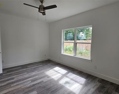 804 S Catherine Street - Photo Thumbnail 12