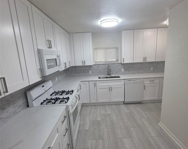 7410 Piedmont Drive - Photo Thumbnail 14