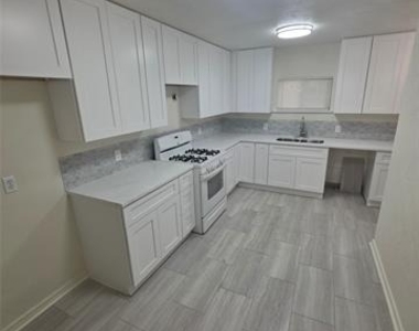 7410 Piedmont Drive - Photo Thumbnail 3