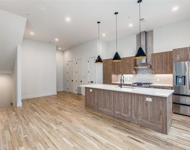 5609 Live Oak Street - Photo Thumbnail 3