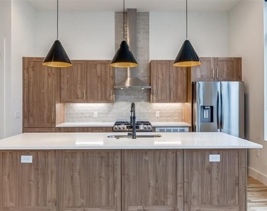 5609 Live Oak Street - Photo Thumbnail 8