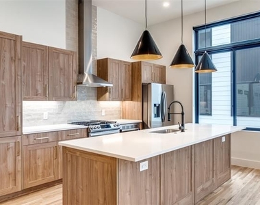 5609 Live Oak Street - Photo Thumbnail 6