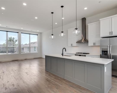 4718 Bryan Street - Photo Thumbnail 8