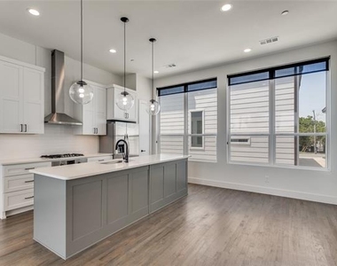 4718 Bryan Street - Photo Thumbnail 6