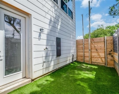 4718 Bryan Street - Photo Thumbnail 14