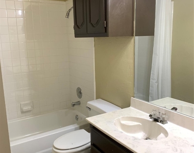 4914 Shadowood Road - Photo Thumbnail 24