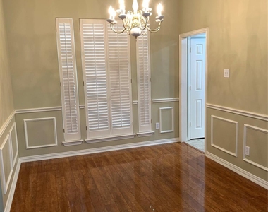 4914 Shadowood Road - Photo Thumbnail 1