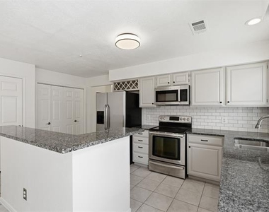 313 Pecos Trail - Photo Thumbnail 14