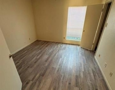 12480 Abrams Road - Photo Thumbnail 3