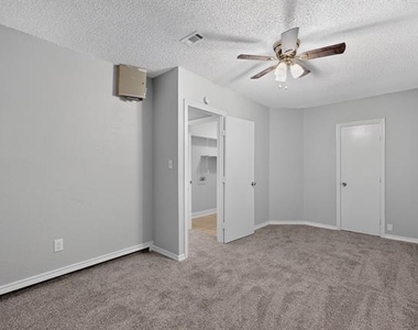 2521 Winter Oak Street - Photo Thumbnail 30