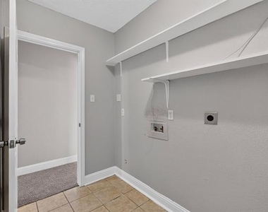 2521 Winter Oak Street - Photo Thumbnail 32