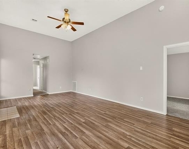 2521 Winter Oak Street - Photo Thumbnail 7
