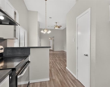 2521 Winter Oak Street - Photo Thumbnail 11