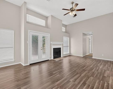 2521 Winter Oak Street - Photo Thumbnail 6