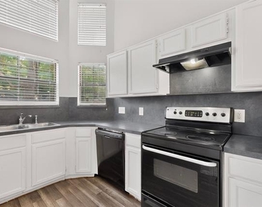 2521 Winter Oak Street - Photo Thumbnail 8