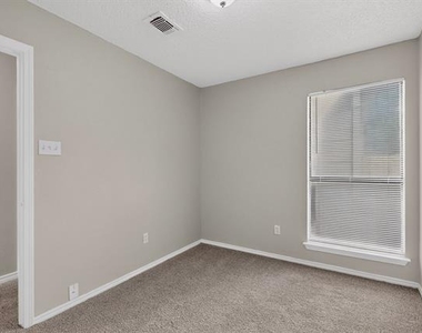2521 Winter Oak Street - Photo Thumbnail 23