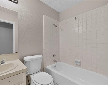 2521 Winter Oak Street - Photo Thumbnail 14