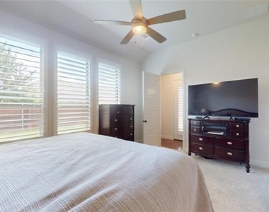 2912 Seattle Slew Drive - Photo Thumbnail 20