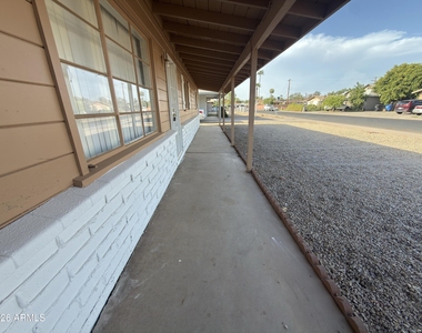 7010 N 34th Avenue - Photo Thumbnail 2