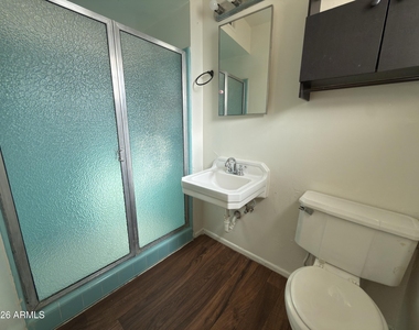 7010 N 34th Avenue - Photo Thumbnail 12