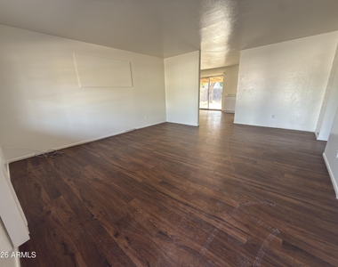 7010 N 34th Avenue - Photo Thumbnail 4