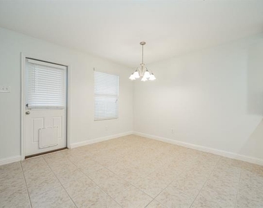 122 Feverbush Drive - Photo Thumbnail 9