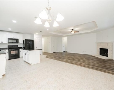 122 Feverbush Drive - Photo Thumbnail 5