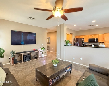 3622 E Morning Star Lane - Photo Thumbnail 4
