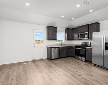 8316 White Wolf Trail - Photo Thumbnail 2
