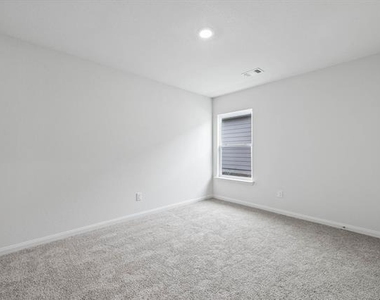 1313 Wind Drift Way - Photo Thumbnail 8