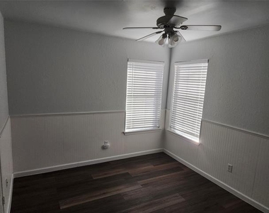 8240 Willis Lane - Photo Thumbnail 8