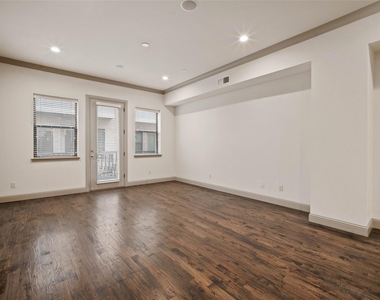 3142 Ross Avenue - Photo Thumbnail 4