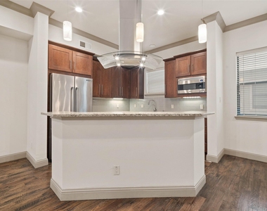 3142 Ross Avenue - Photo Thumbnail 1
