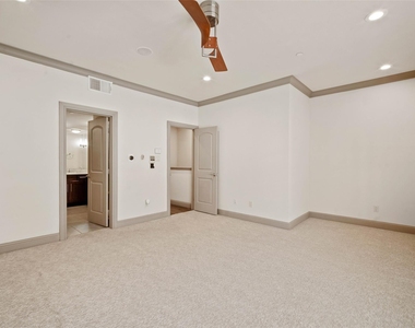 3142 Ross Avenue - Photo Thumbnail 11
