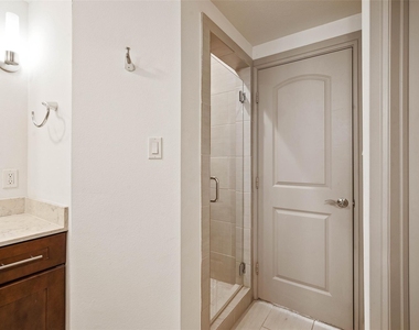 3142 Ross Avenue - Photo Thumbnail 14