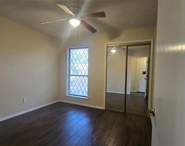 1117 Blue Carriage Lane N - Photo Thumbnail 15