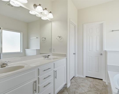 15636 Gatehouse Drive - Photo Thumbnail 14