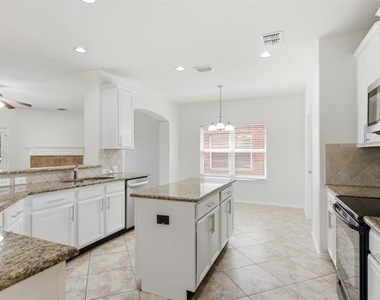 15636 Gatehouse Drive - Photo Thumbnail 4
