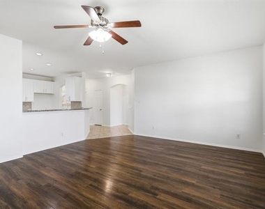 15636 Gatehouse Drive - Photo Thumbnail 7