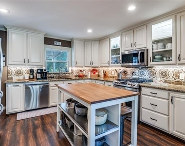 2601 Murphy Drive - Photo Thumbnail 7