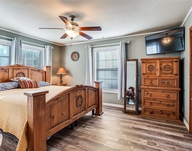 2601 Murphy Drive - Photo Thumbnail 11