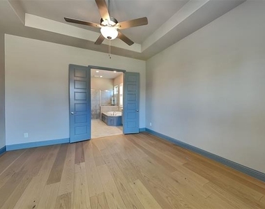 1930 Inwood Lane - Photo Thumbnail 6