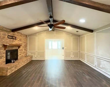 1920 Tampico Drive - Photo Thumbnail 8
