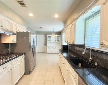 1920 Tampico Drive - Photo Thumbnail 6
